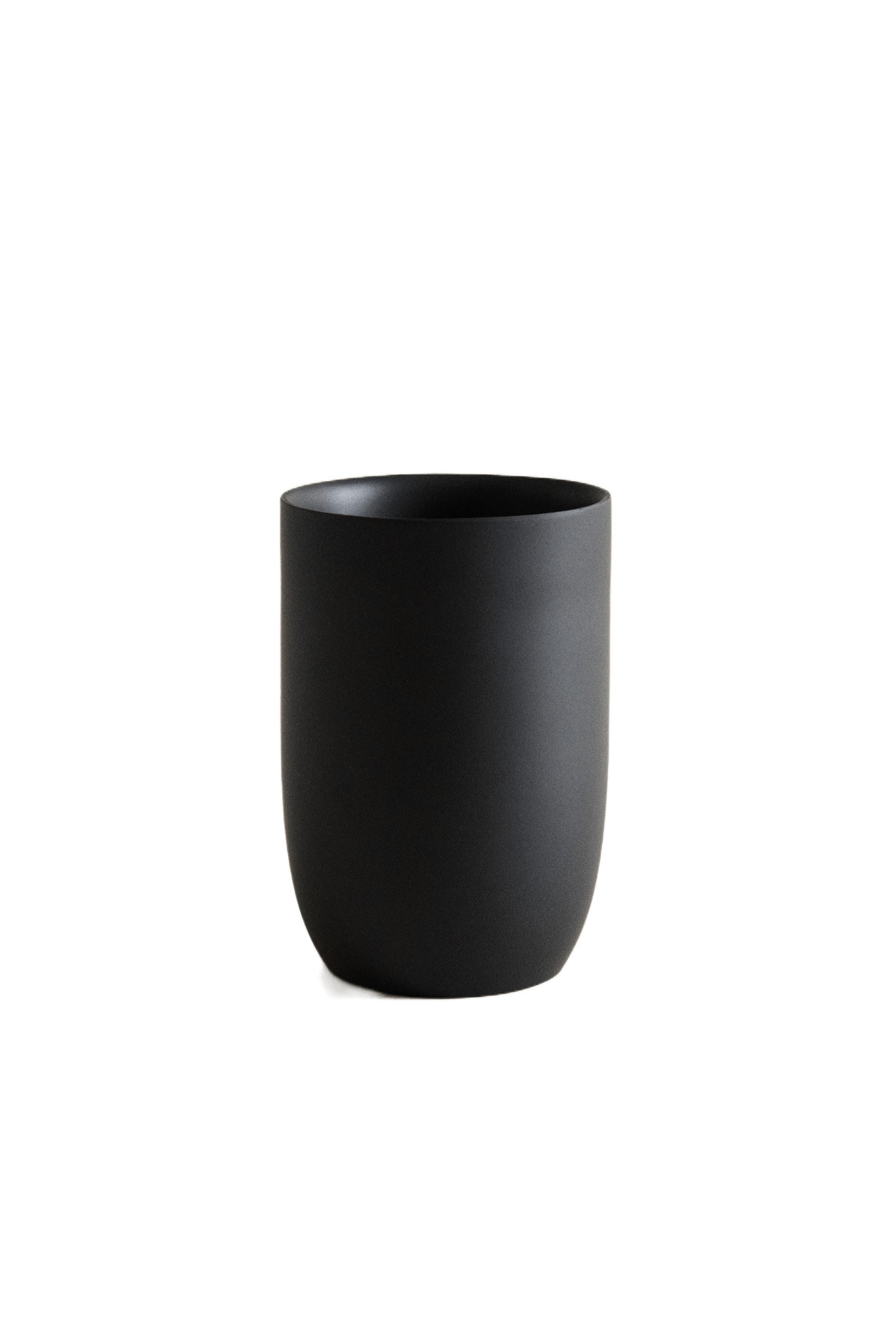 BLACK RESIN TOOTHBRUSH TUMBLER